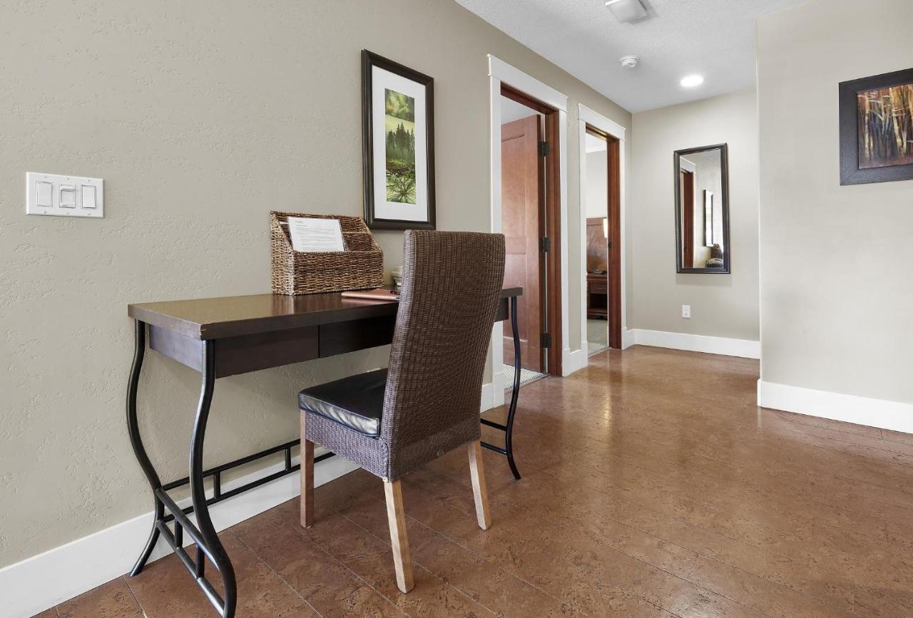 Sunset Ridge - Luxurious Corner Condo - Spectacular Mt Views With Open Pool! 坎莫尔 外观 照片